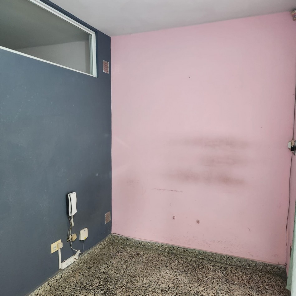SE ALQUILA LOCAL COMERCIAL CON OFICINAS EN VILLA MADERO
