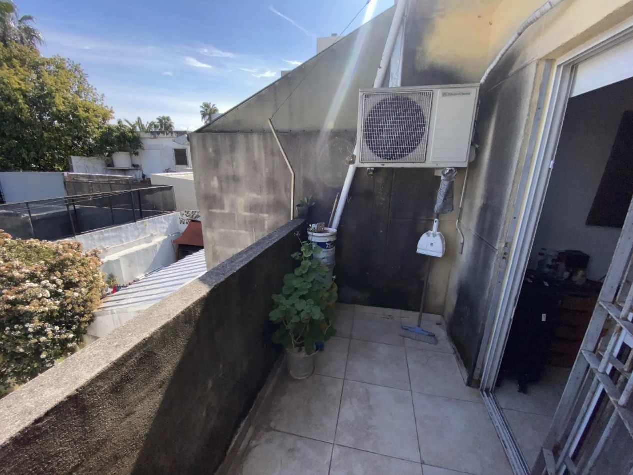 EN VENTA DEPARTAMENTO 2 AMBIENTES CON COCHERA EN MORON