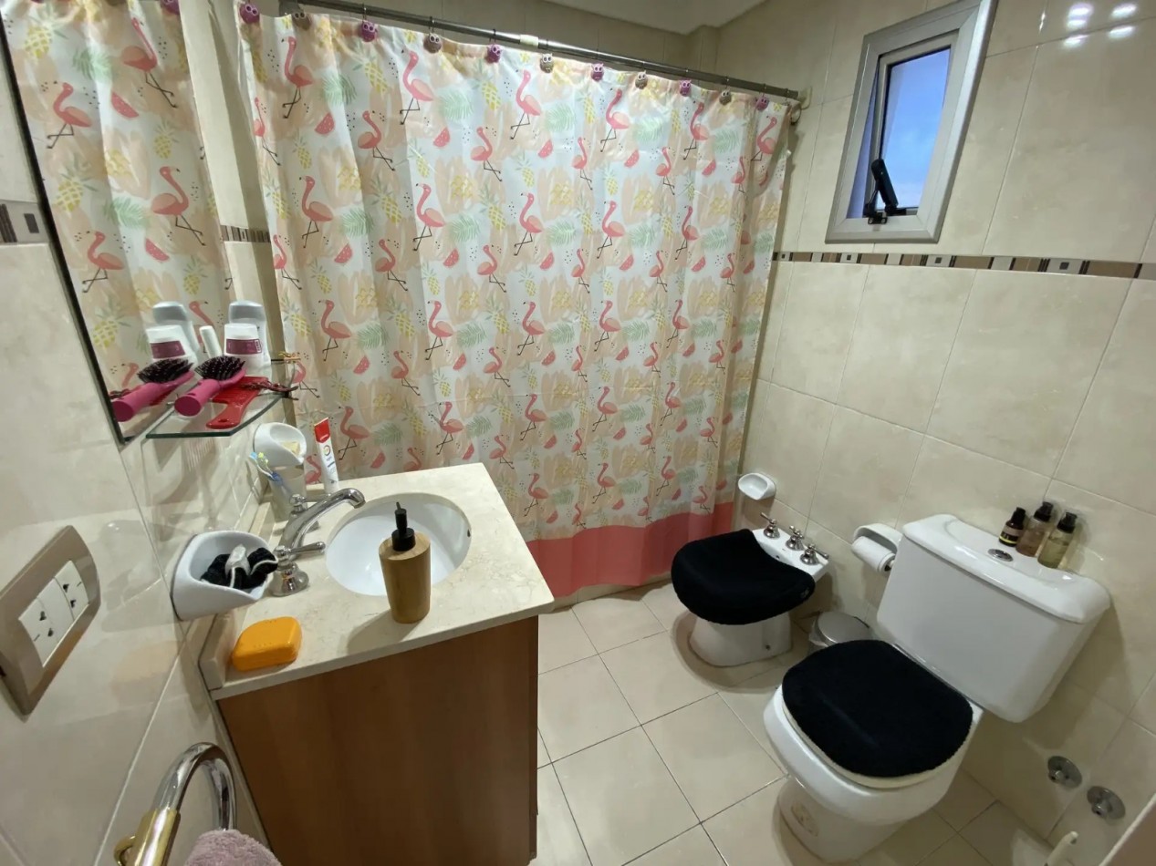 VENTA DEPARTAMENTO 2 AMBIENTES SEMI PISO CON COCHERA Y BAULERA APTO CREDITO EN EL CENTRO COMERCIAL DE MATADEROS
