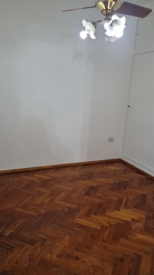 En venta Departamento 2 Ambientes con balcon en Monserrat.