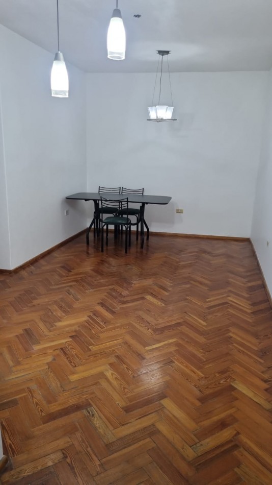 En venta Departamento 2 Ambientes con balcon en Monserrat.