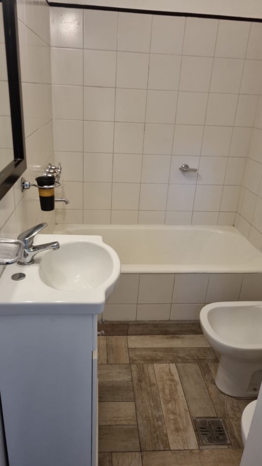 En venta Departamento 2 Ambientes con balcon en Monserrat.