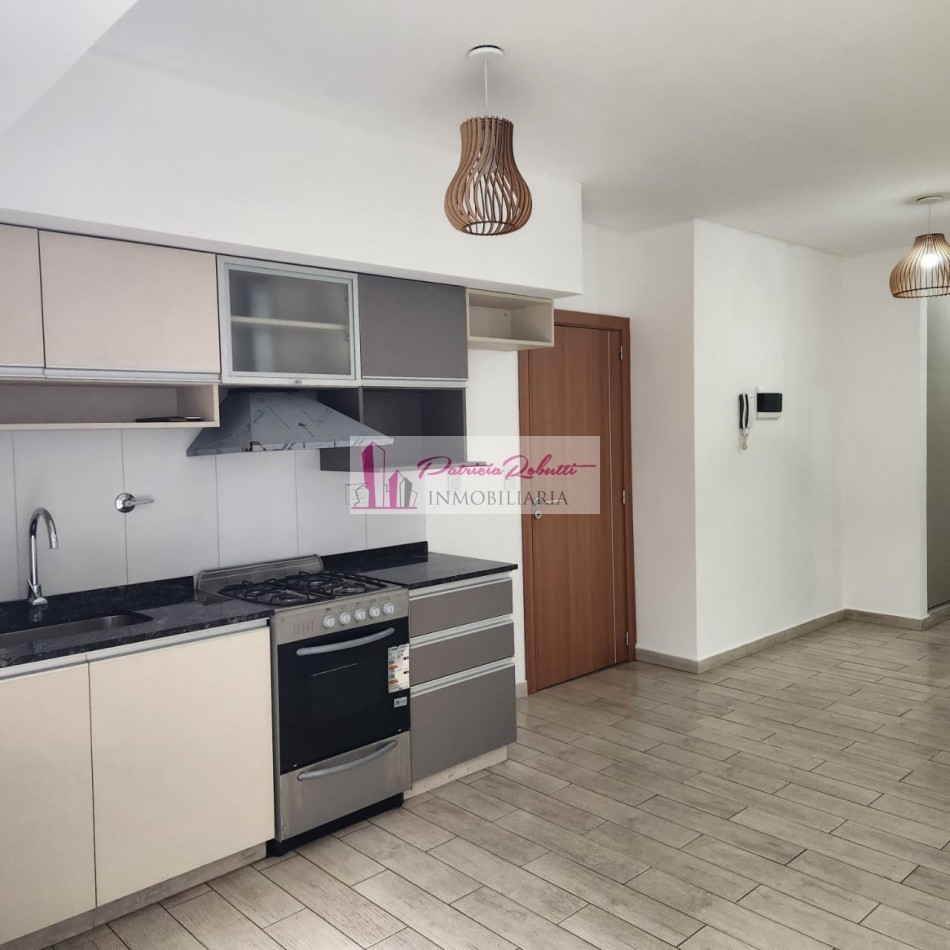 DEPTO DE POZO MONOAMBIENTE CON PATIO Y COCHERA DONOVAN 1252 TAPIALES