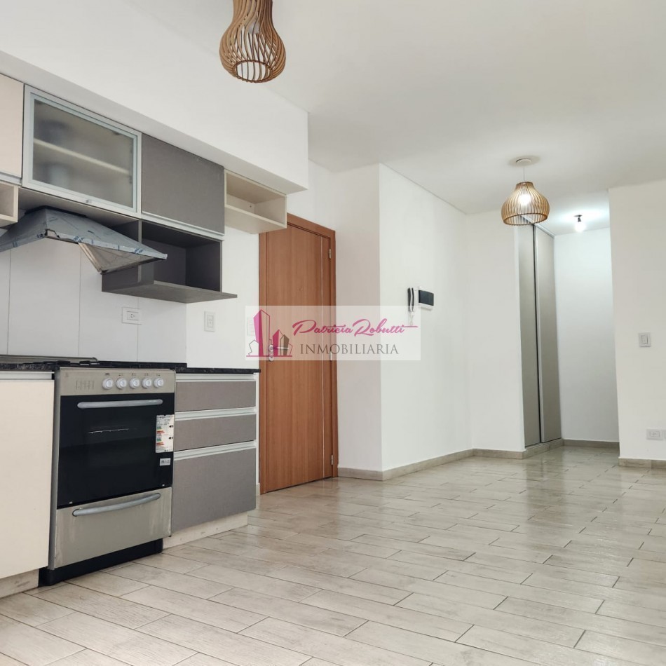 DEPTO DE POZO MONOAMBIENTE CON PATIO Y COCHERA DONOVAN 1252 TAPIALES