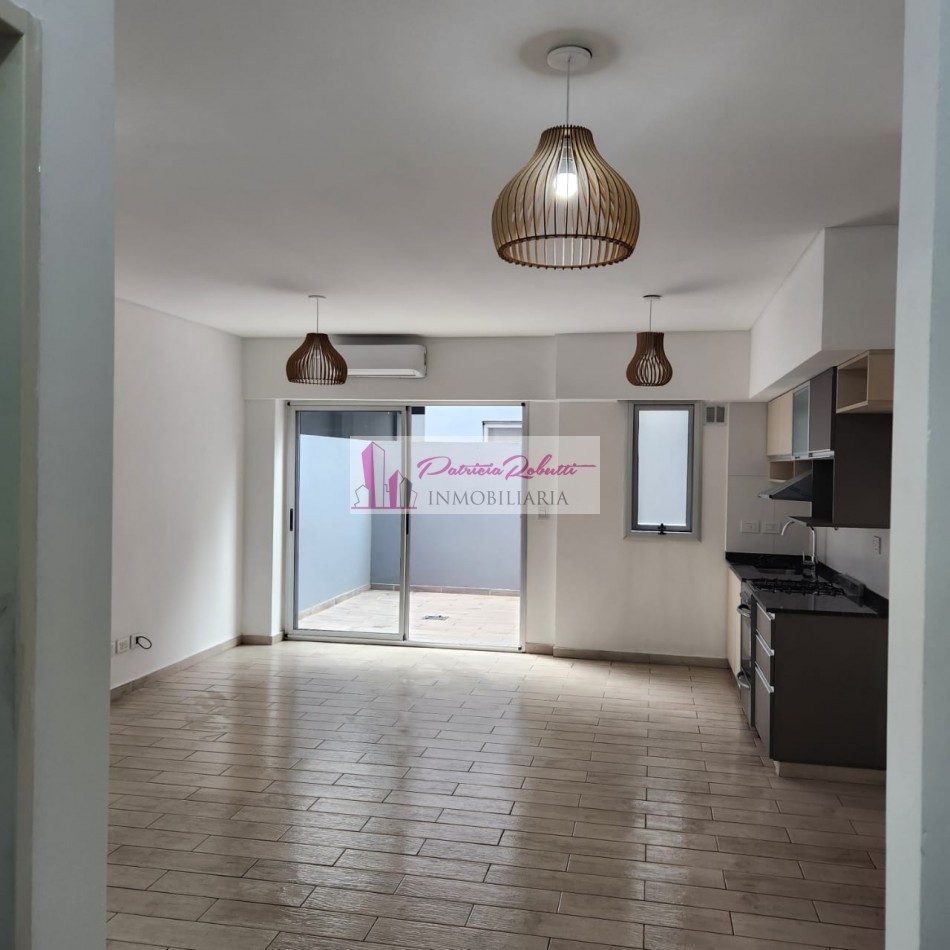 DEPTO DE POZO MONOAMBIENTE CON PATIO Y COCHERA DONOVAN 1252 TAPIALES