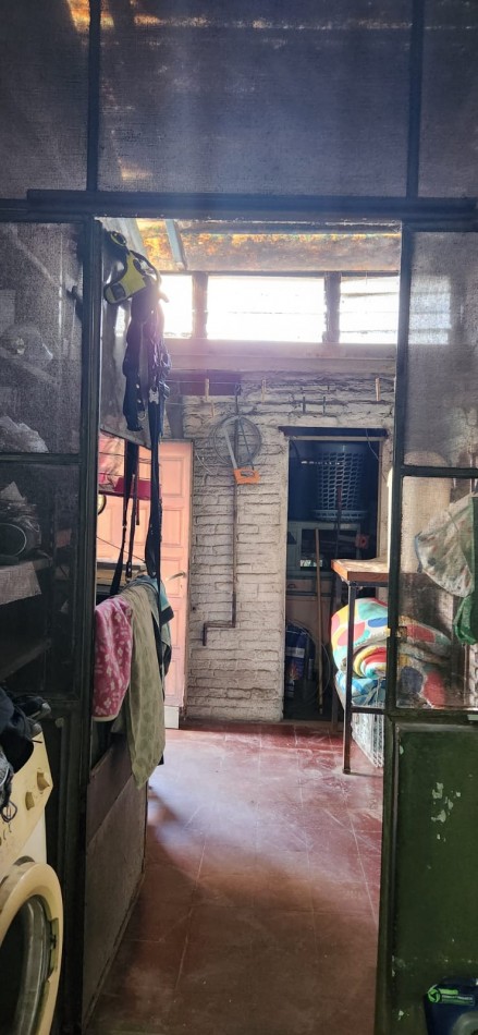 EN VENTA CASA 4 AMB CON PARQUE VILLA CELINA