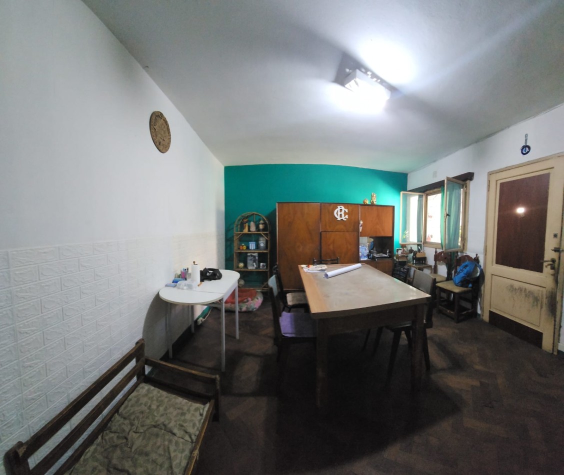 EN VENTA CASA 4 AMB CON PARQUE VILLA CELINA