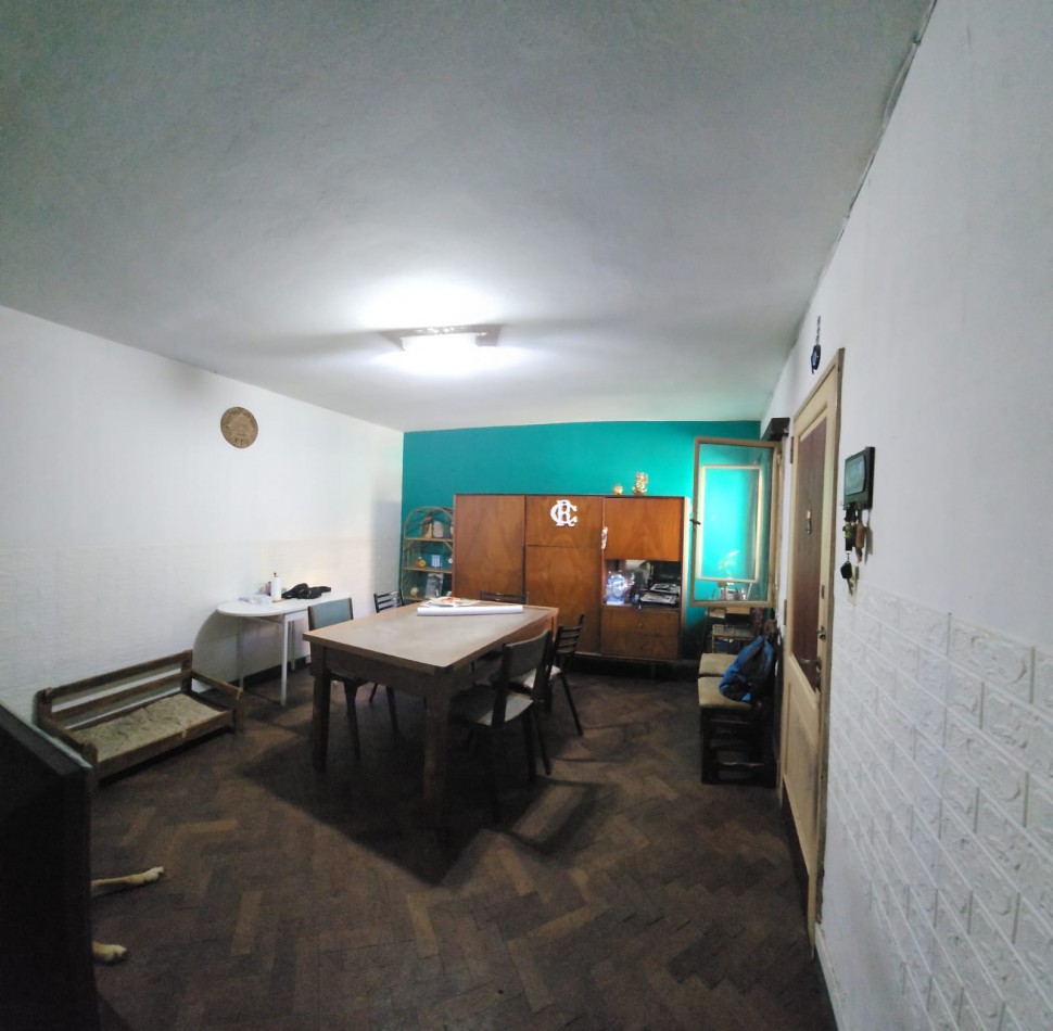 EN VENTA CASA 4 AMB CON PARQUE VILLA CELINA