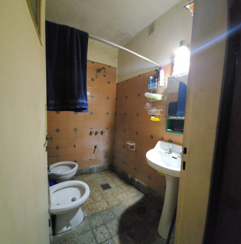 EN VENTA CASA 4 AMB CON PARQUE VILLA CELINA