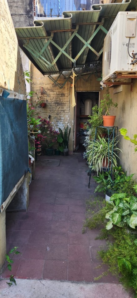 EN VENTA CASA 4 AMB CON PARQUE VILLA CELINA