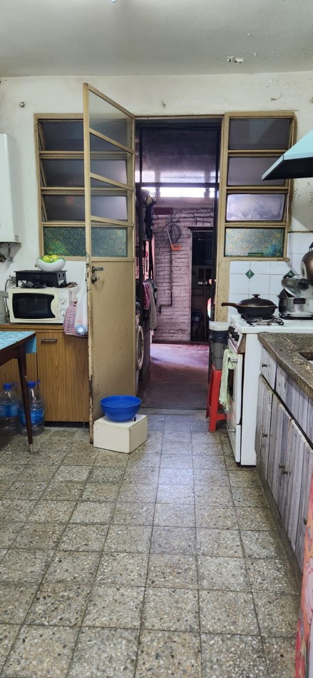 EN VENTA CASA 4 AMB CON PARQUE VILLA CELINA