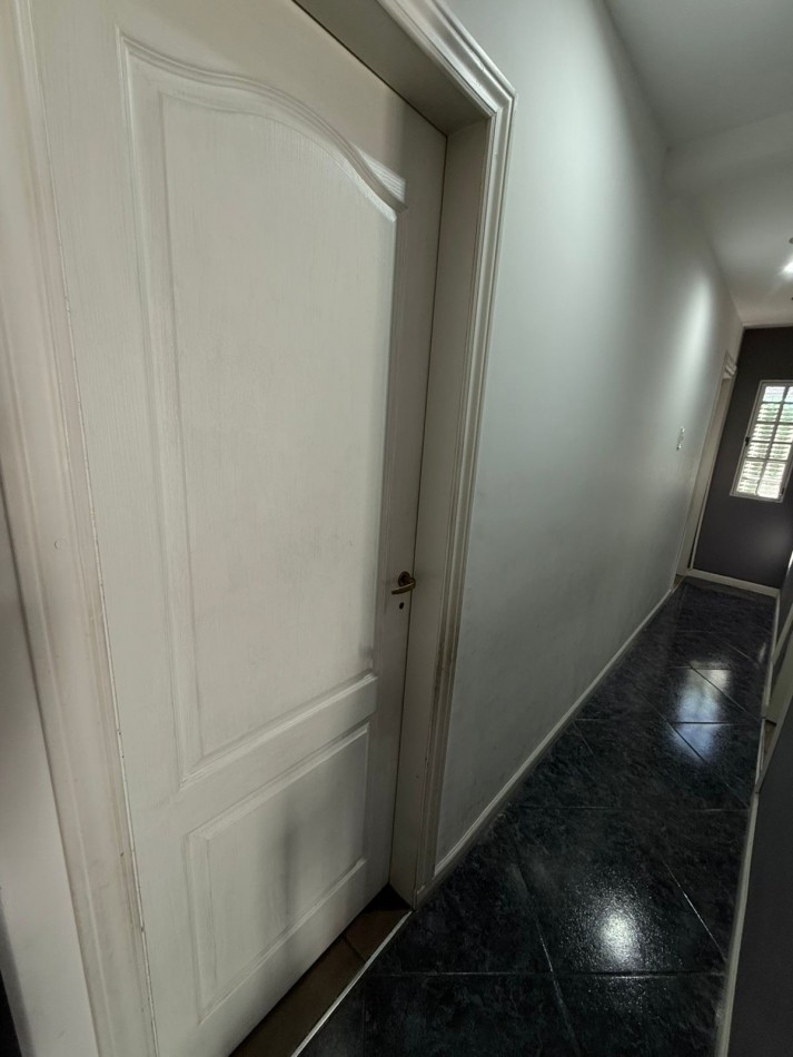 Vende PH MULTIFAMILIAR contrafrente con espacio aereo para edificar Villa Celina