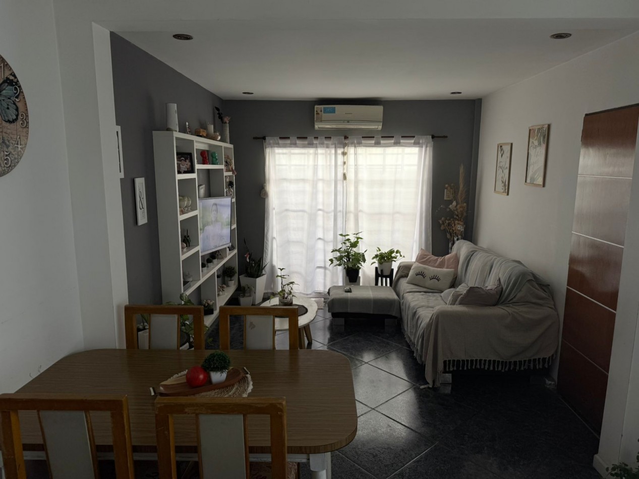 Vende PH MULTIFAMILIAR contrafrente con espacio aereo para edificar Villa Celina
