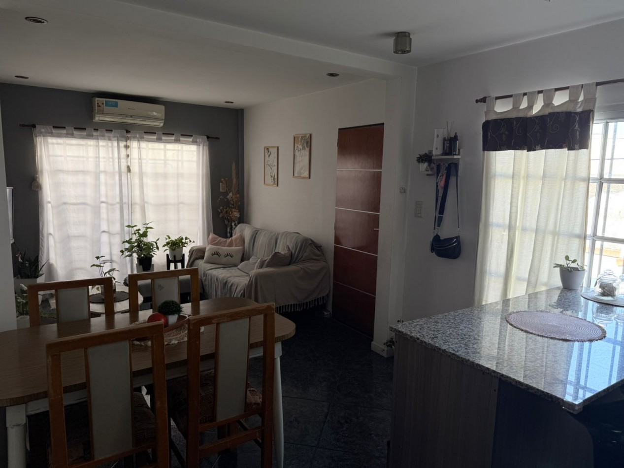 Vende PH MULTIFAMILIAR contrafrente con espacio aereo para edificar Villa Celina