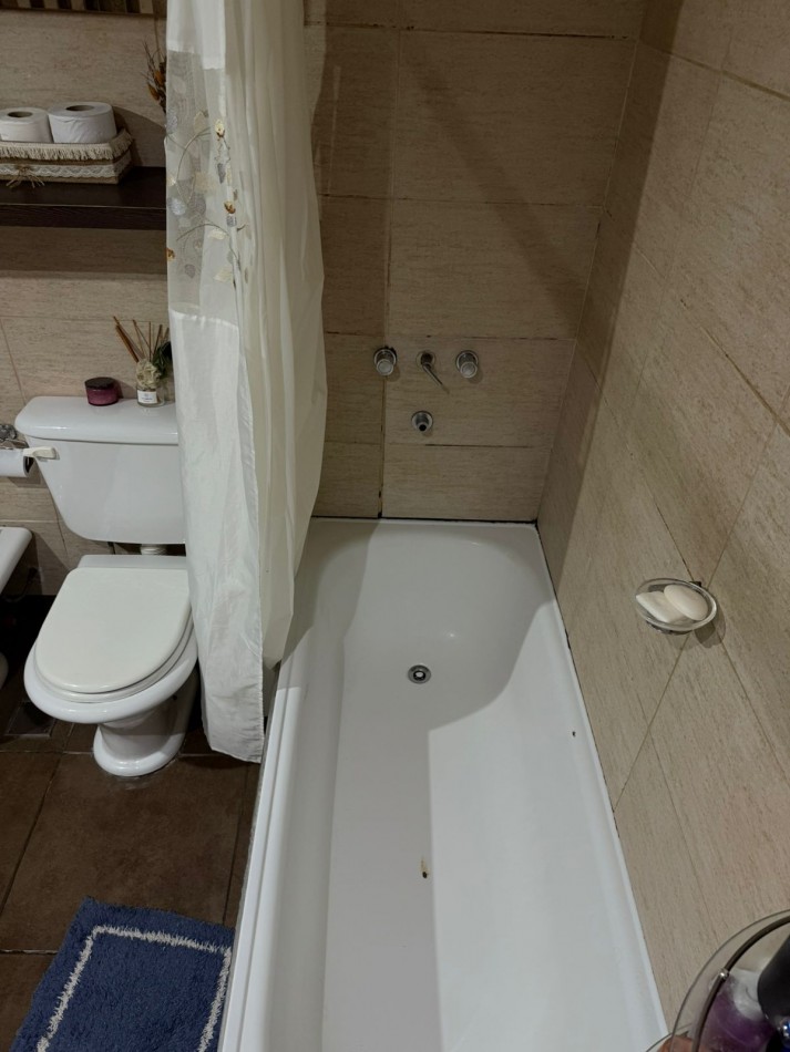 Vende PH MULTIFAMILIAR contrafrente con espacio aereo para edificar Villa Celina