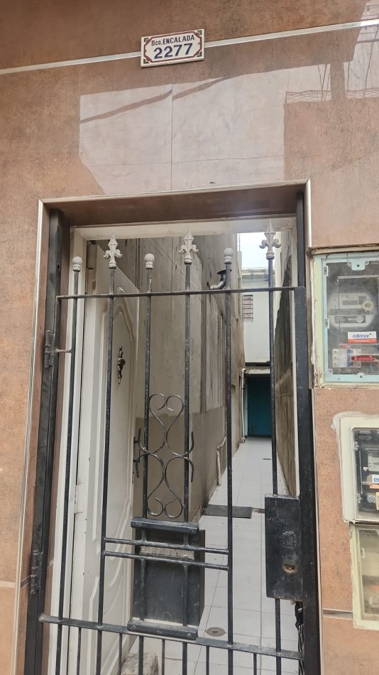 Vende PH MULTIFAMILIAR contrafrente con espacio aereo para edificar Villa Celina