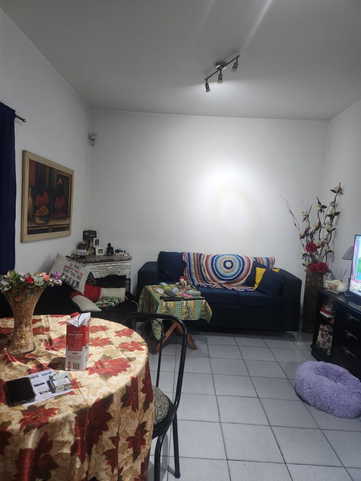 Vende PH MULTIFAMILIAR contrafrente con espacio aereo para edificar Villa Celina