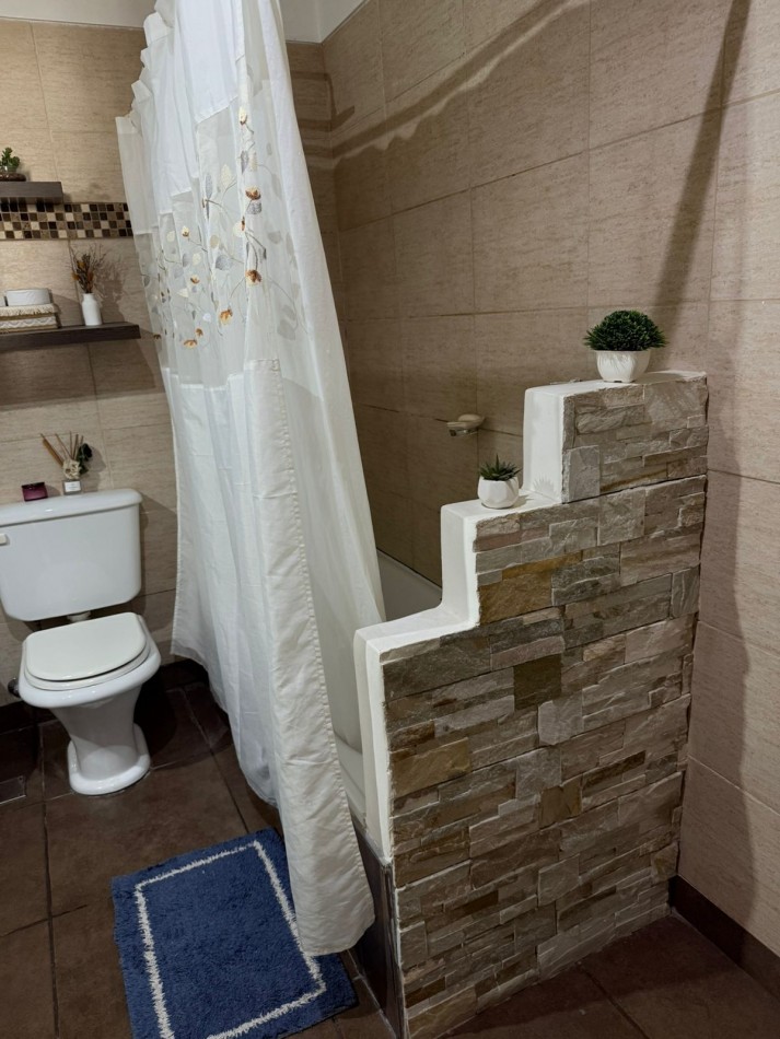 Vende PH MULTIFAMILIAR contrafrente con espacio aereo para edificar Villa Celina