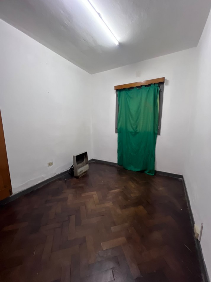 OPORTUNIDAD VENTA CASA 4 AMB CON PARQUE VILLA CELINA SOBRE JUAN RAVA