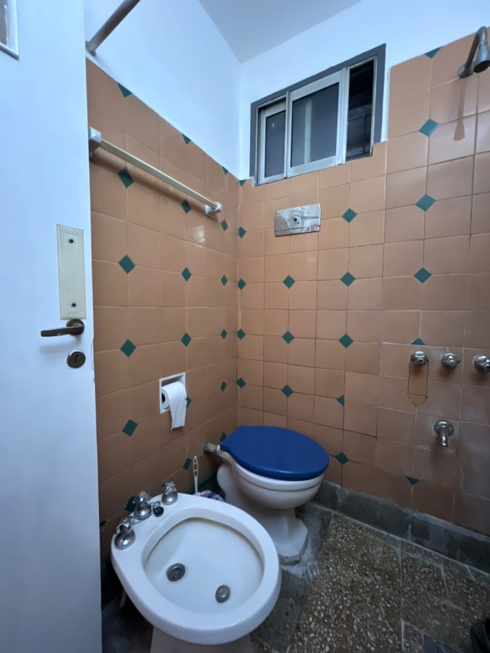 OPORTUNIDAD VENTA CASA 4 AMB CON PARQUE VILLA CELINA SOBRE JUAN RAVA
