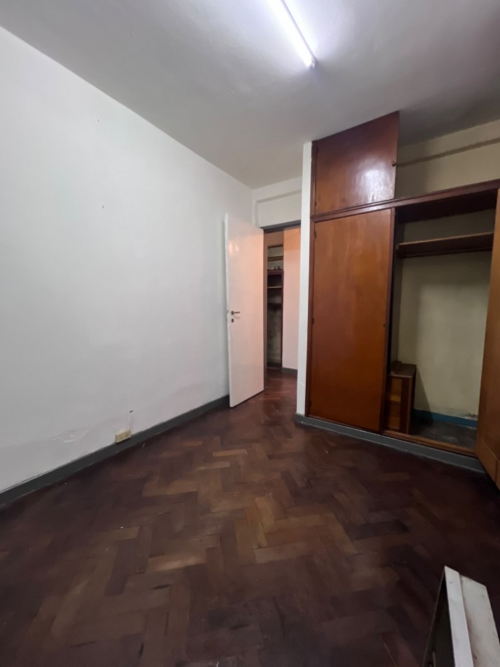 OPORTUNIDAD VENTA CASA 4 AMB CON PARQUE VILLA CELINA SOBRE JUAN RAVA