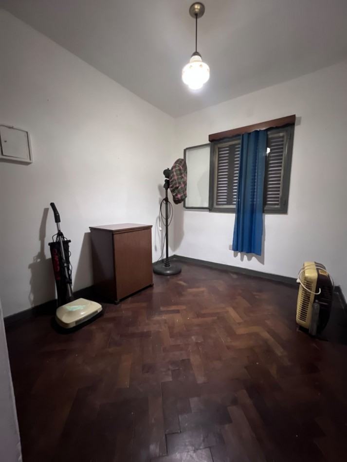 OPORTUNIDAD VENTA CASA 4 AMB CON PARQUE VILLA CELINA SOBRE JUAN RAVA