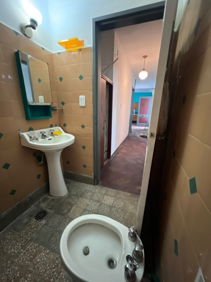 OPORTUNIDAD VENTA CASA 4 AMB CON PARQUE VILLA CELINA SOBRE JUAN RAVA