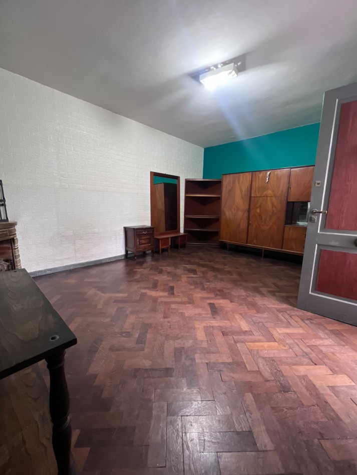 OPORTUNIDAD VENTA CASA 4 AMB CON PARQUE VILLA CELINA SOBRE JUAN RAVA