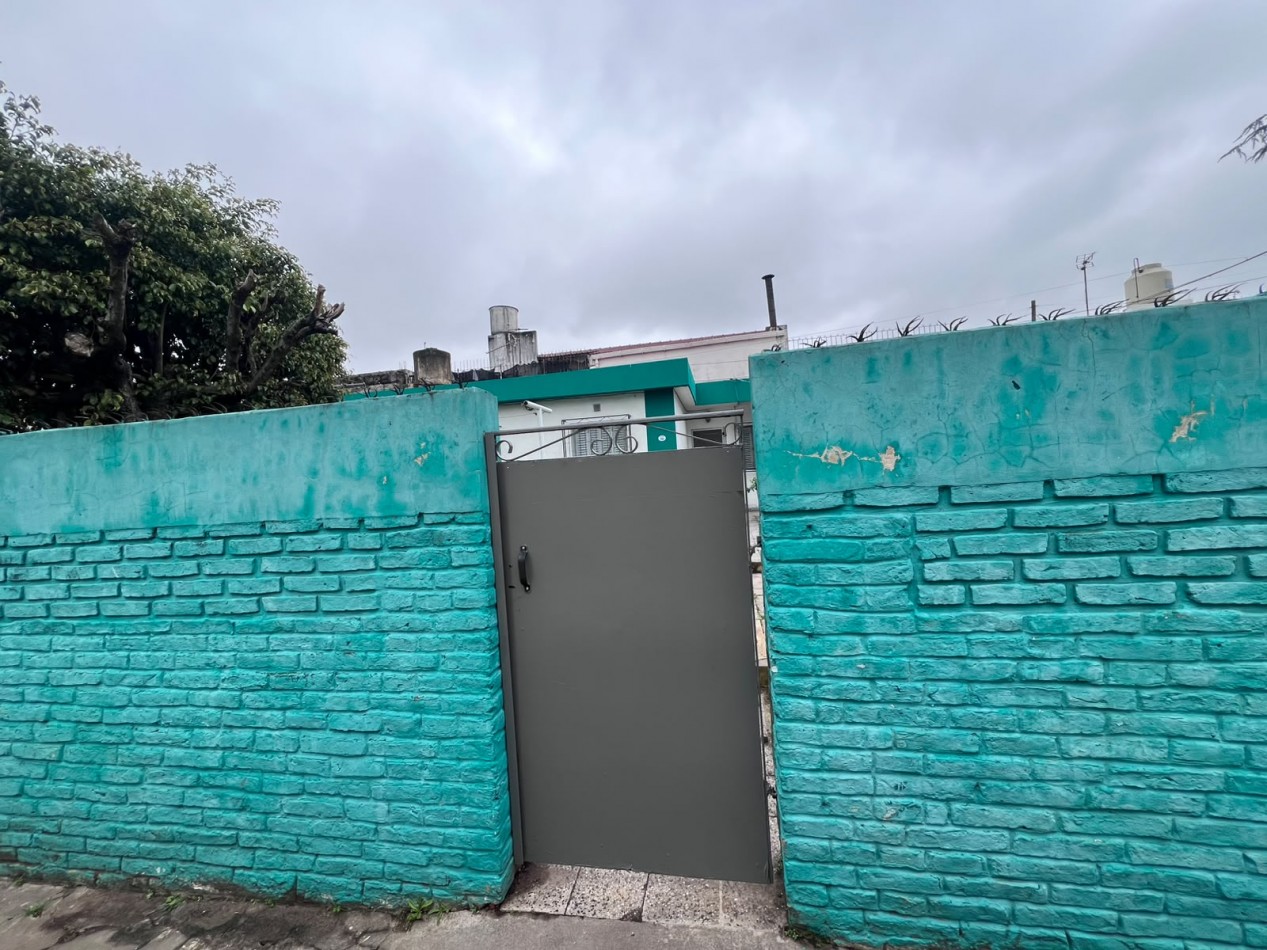 OPORTUNIDAD VENTA CASA 4 AMB CON PARQUE VILLA CELINA SOBRE JUAN RAVA