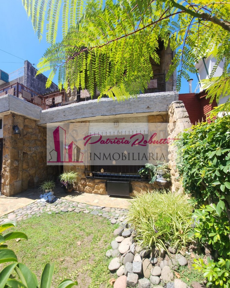 EN VENTA CASA 5 AMBIENTES EN VILLA LUGANO