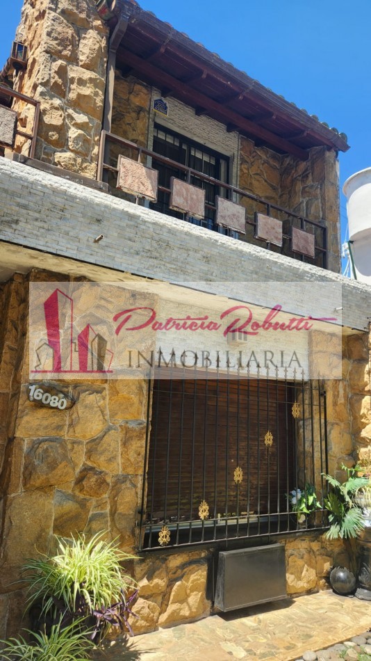 EN VENTA CASA 5 AMBIENTES EN VILLA LUGANO