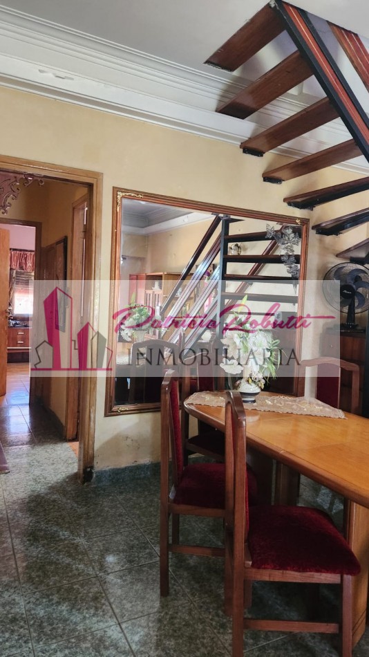 EN VENTA CASA 5 AMBIENTES EN VILLA LUGANO