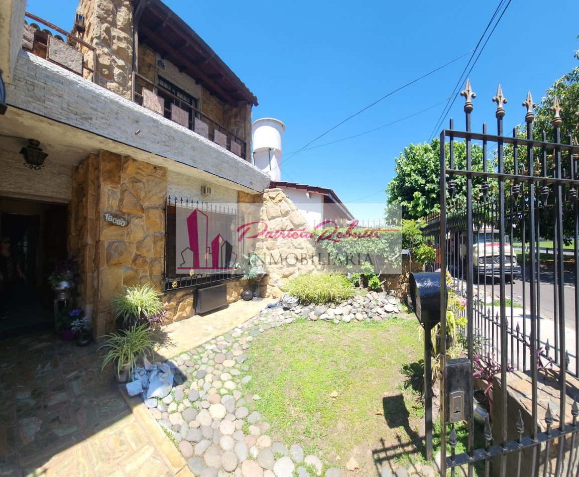 EN VENTA CASA 5 AMBIENTES EN VILLA LUGANO