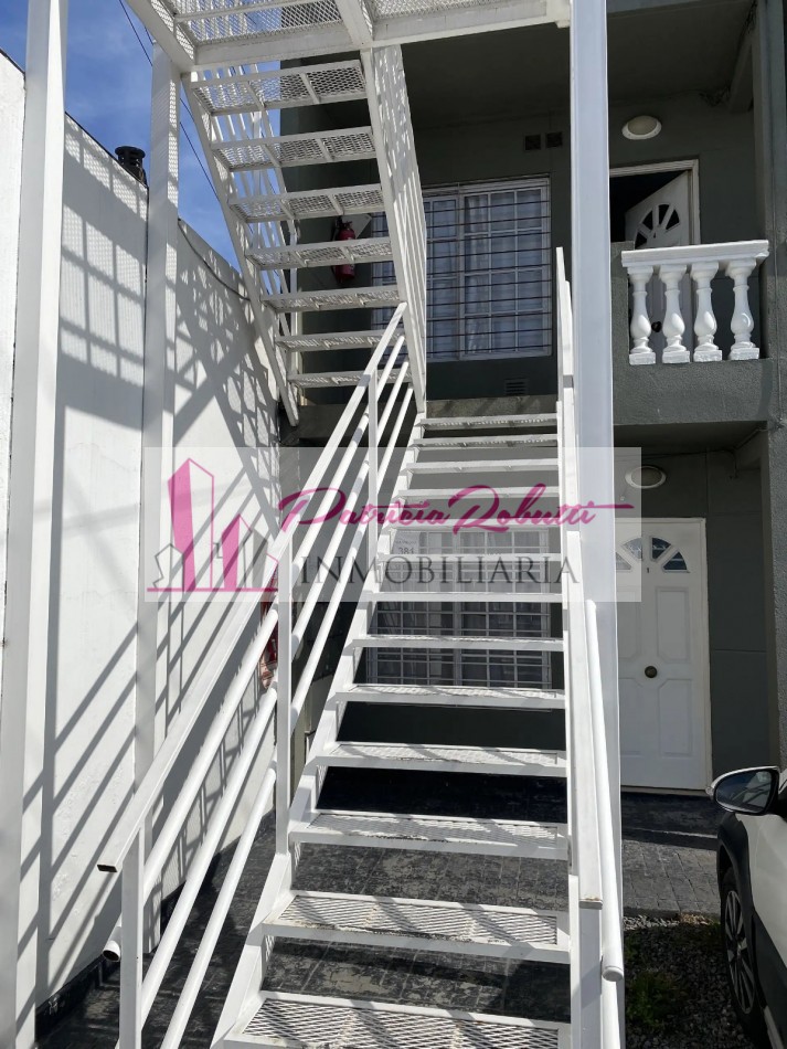 EN VENTA DEPARTAMENTO 2 AMBIENTES CON COCHERA EN MORON