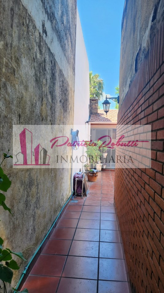 EN VENTA CASA 5 AMBIENTES EN VILLA LUGANO