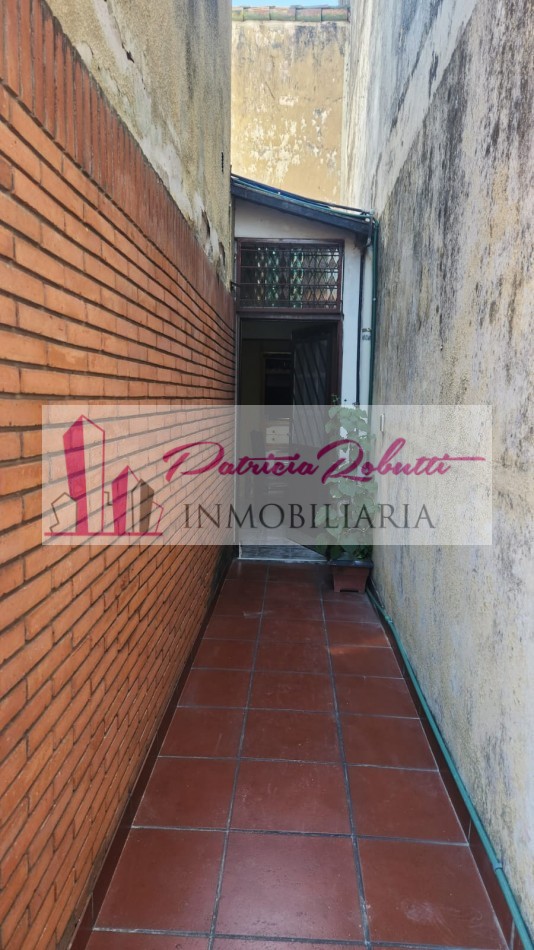 EN VENTA CASA 5 AMBIENTES EN VILLA LUGANO