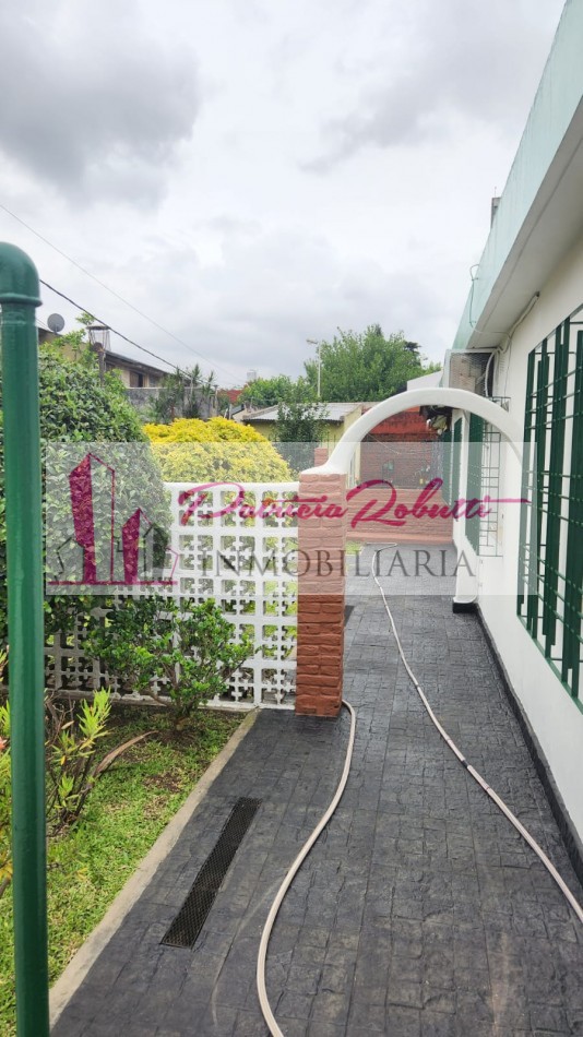 EN VENTA CASA LOTE 3 AMBIENTES EN VILLA CELINA BARRIO GRAL PAZ.