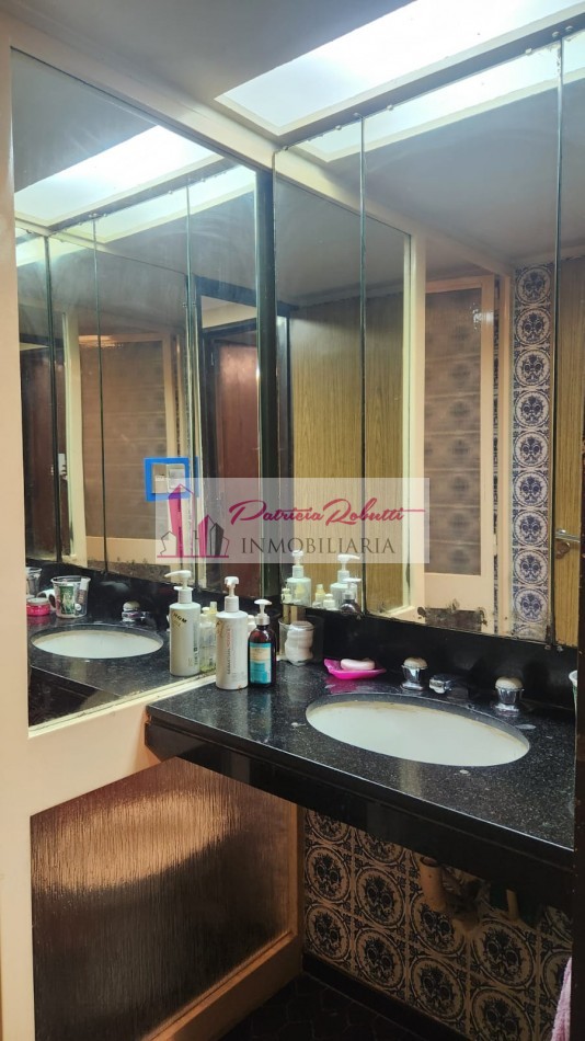 EN VENTA EXCELENTE CASA 5 AMBIENTES CON QUINCHO Y TERRAZA- FLORES NORTE- CABA.