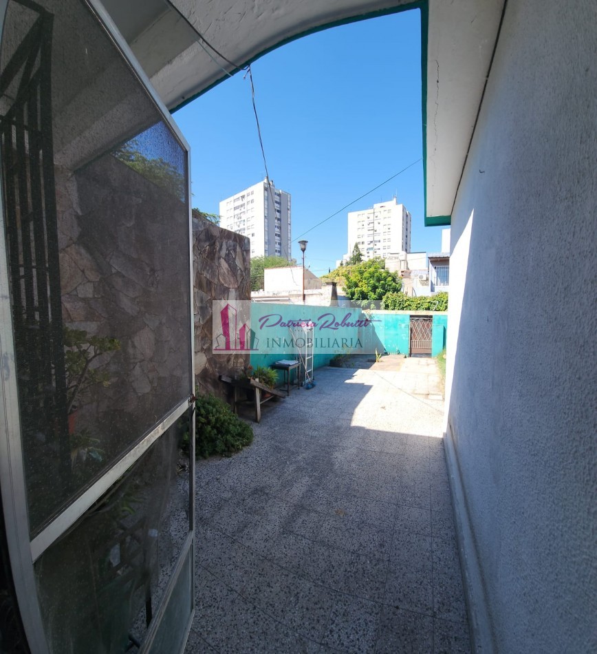 EN VENTA CASA 4 AMB CON PARQUE VILLA CELINA