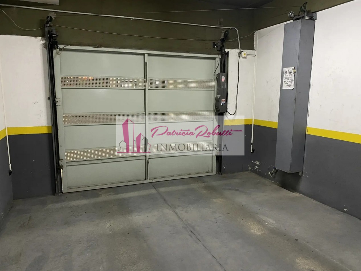 VENTA DEPARTAMENTO 2 AMBIENTES SEMI PISO CON COCHERA Y BAULERA APTO CREDITO EN EL CENTRO COMERCIAL DE MATADEROS