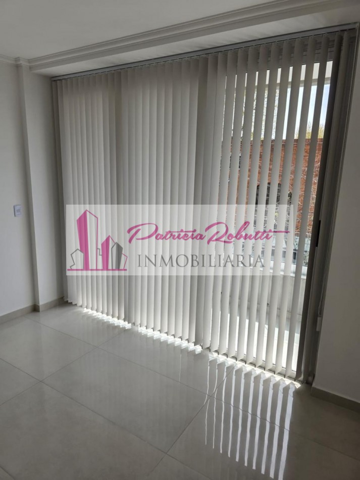 EN ALQUILER MONOAMBIENTE AL FRENTE CON BALCON EN VILLA LUGANO.