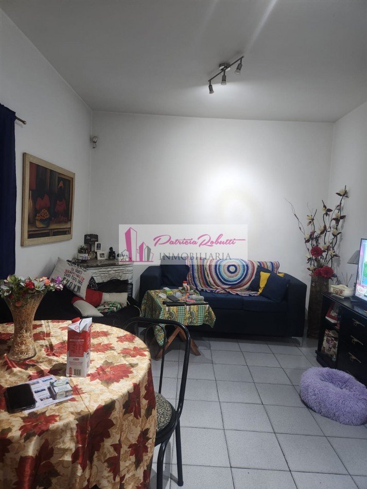 Vende PH MULTIFAMILIAR contrafrente con espacio aereo para edificar Villa Celina