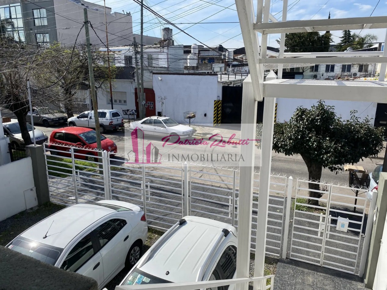 EN VENTA DEPARTAMENTO 2 AMBIENTES CON COCHERA EN MORON