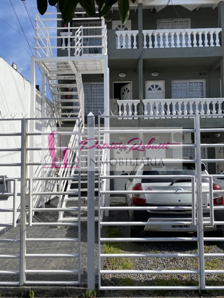 EN VENTA DEPARTAMENTO 2 AMBIENTES CON COCHERA EN MORON