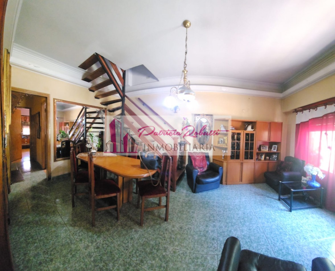 EN VENTA CASA 5 AMBIENTES EN VILLA LUGANO