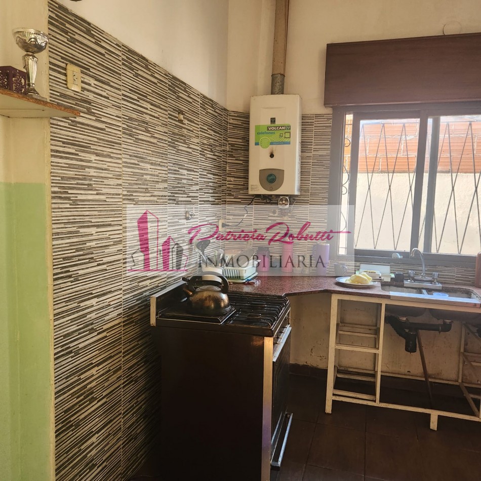 EN VENTA CASA 4 AMBIENTES EN VILLA LUGANO- LOTE 10 X 29.70- MULTIFAMILIAR