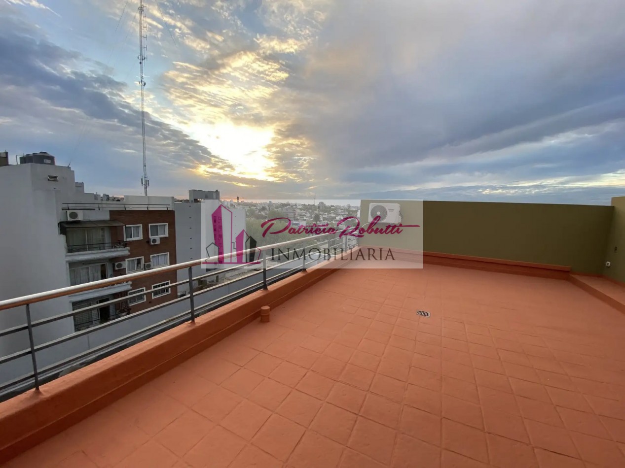 VENTA DEPARTAMENTO 2 AMBIENTES SEMI PISO CON COCHERA Y BAULERA APTO CREDITO EN EL CENTRO COMERCIAL DE MATADEROS