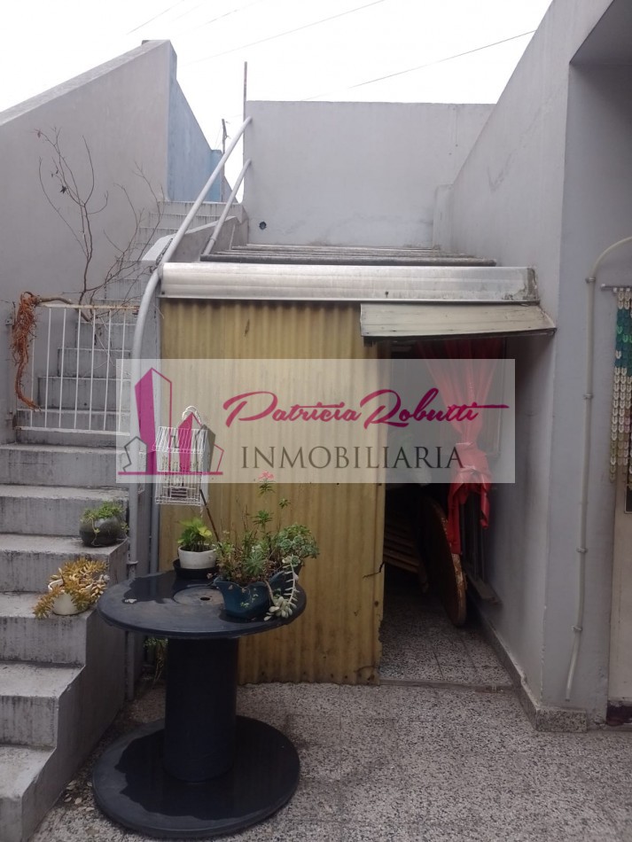 EN VENTA CASA MULTIFAMILIAR EN VILLA CELINA POLO TEXTIL LOTE