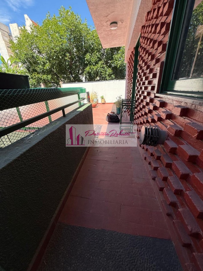 EN VENTA EXCELENTE CASA 5 AMBIENTES CON QUINCHO Y TERRAZA- FLORES NORTE- CABA.