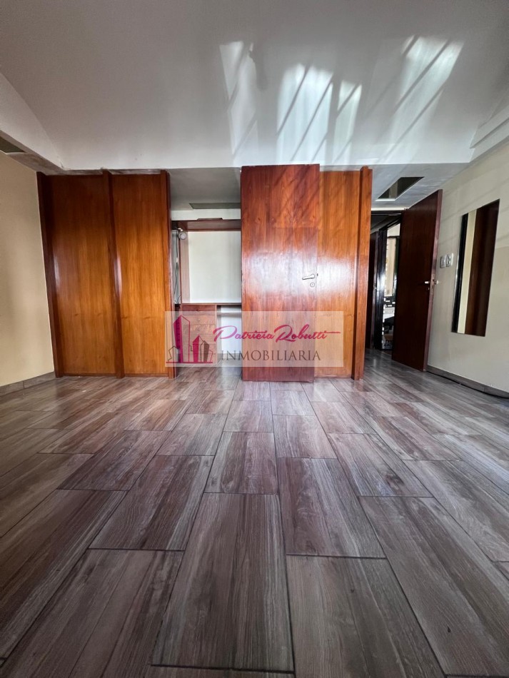 EN VENTA EXCELENTE CASA 5 AMBIENTES CON QUINCHO Y TERRAZA- FLORES NORTE- CABA.